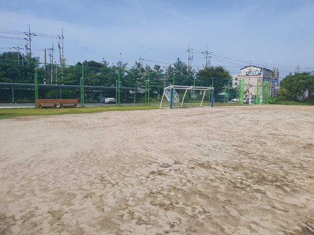 양양중학교운동장잔디제거 ❌  ? 완벽한 운동장, 케이스터디움으로!