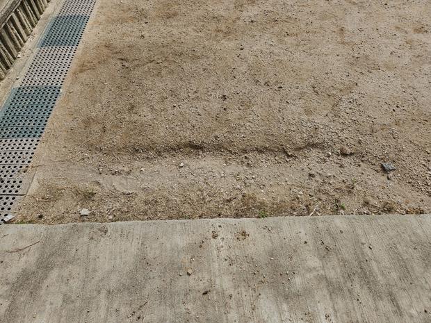경남고 학교 운동장 다짐작업, 케이스터디움으로  최상의  '하루만의 고객 만족'