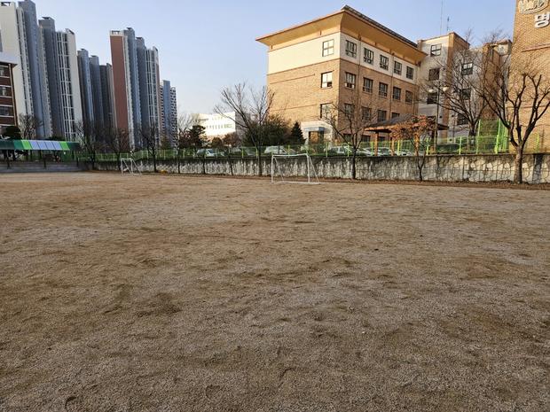 케이스터디움, 구미고등학교 운동장 표면 정비로 혁신적인 시공 완성!