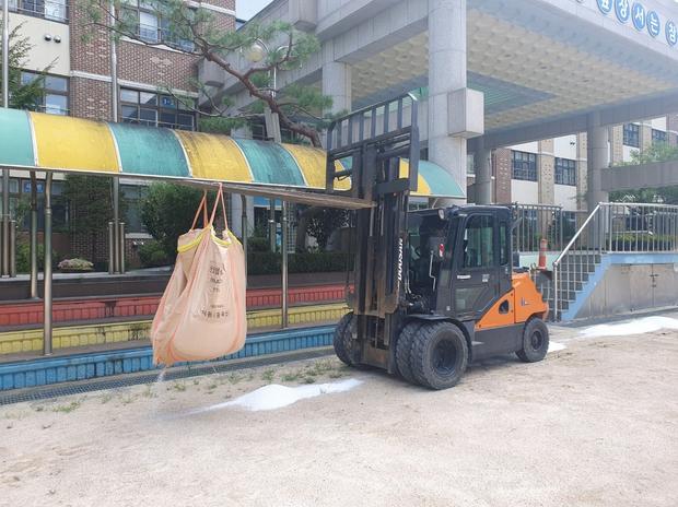 조천읍초등학교 운동장 라인 포인트 제거, 전문 케이스터디움으로 걱정 끝!