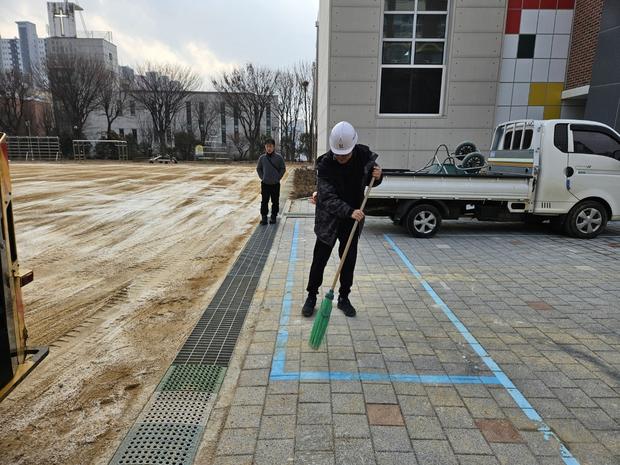 대정읍 어린이집 운동장 바브켓 작업 | 학교 시설관리 전문가 케이스터디움