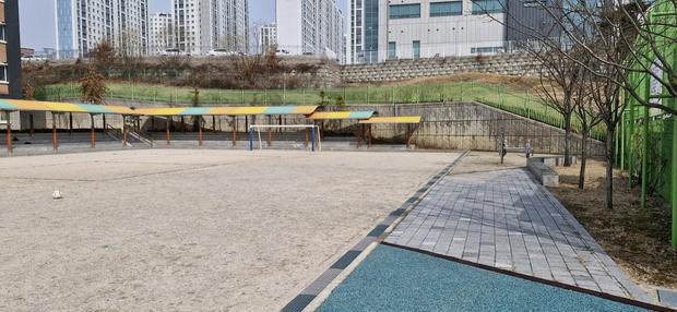 논산초등학교 운동장 다짐작업 ?  전문 시공으로 안정적인 놀이터 만들기! 관련 이미지