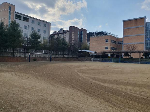 순창고등학교 운동장 마사토 충진 공사, 전문 시공으로 혁신적인 운영 시작!
