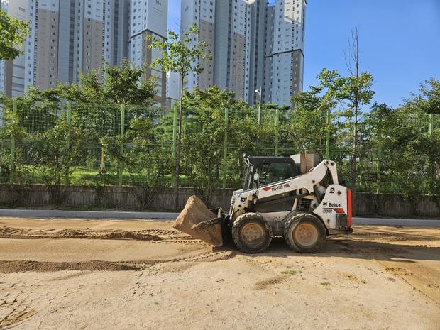 울진중학교 운동장 표면 정비, 케이스터디움으로 탁월한 서비스!
