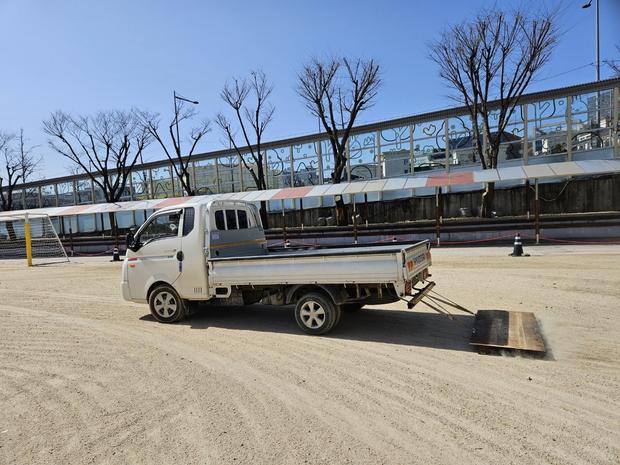 금산고등학교 운동장 잔디 제거: 전문가 케이스터디움, 완벽한 안전 & 성능! 관련 이미지