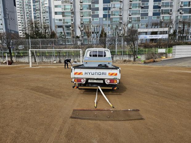 운동장 다짐작업, 이렇게 해보세요! 의령초등학교 학교 시설관리 전문 케이스터디움
