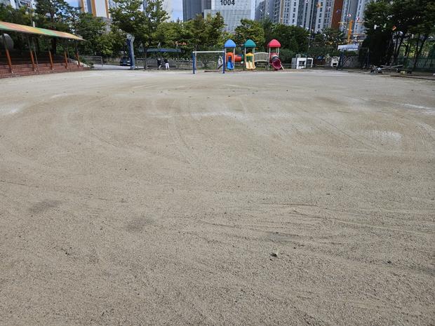 고흥중학교 운동장 라인 포인트 제거! ?  ✅ 신뢰할 수 있는 전문 시공으로 걱정 끝!