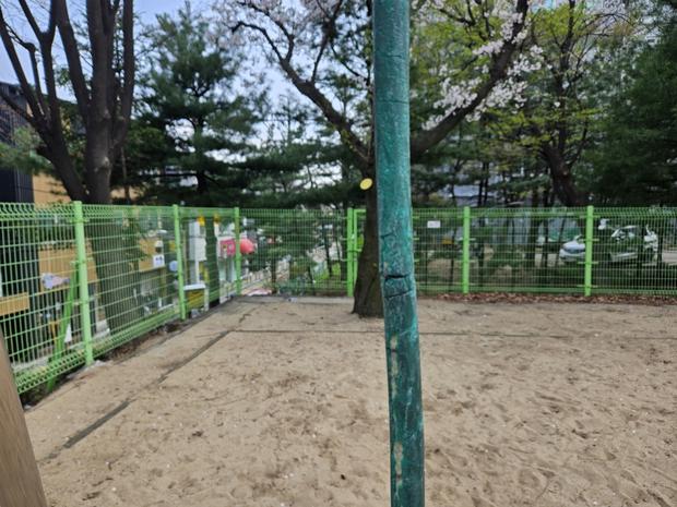 경남초등학교 놀이터 그네 교체 | 학교 시설관리 전문 케이스터디움