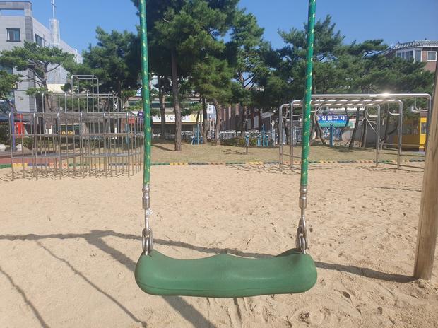 증평병설유치원운동장 그네교체, 20년 경력 전문 시공으로 신뢰로운 운영!