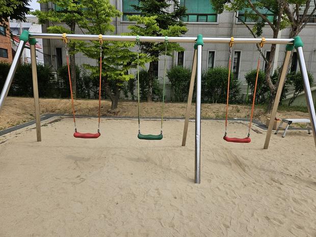 여수병설유치원 놀이시설 교체: 전문 시공으로 안전하고 튼튼한 장소를 만들어주세요!