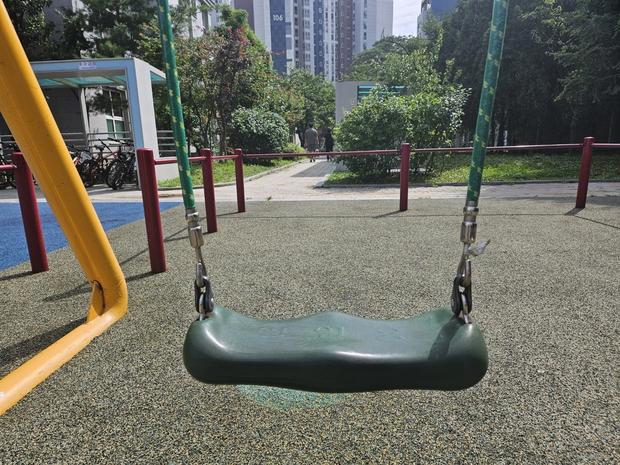 완주병설유치원 운동장 그네 교체: 튼튼함, 안전, 그리고 새로운 시대를 선사하는 전문...