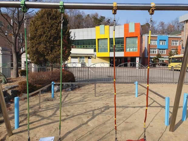 파주초등학교 놀이터 그네 교체, 케이스터디움으로 신뢰할 수 있는 안전 & 최고 성능!