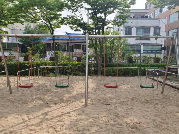 창녕어린이집 운동장 그네 교체, 깨끗하고 안전한 놀이터를 위한 케이스터디움 전문가의 ...