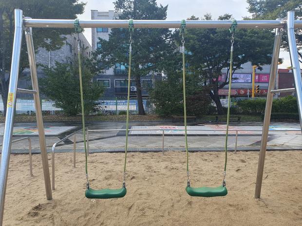 임실병설유치원 운동장 그네 교체, 깨끗하고 안전한 놀이 공간 만들어줄 케이스터디움!