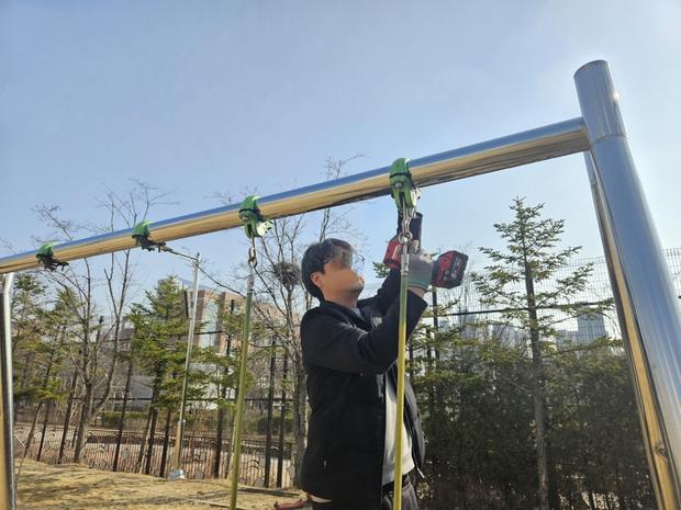 강진병설유치원운동장,  ? 깨끗하고 안전하게! 케이스터디움 전문 시공!