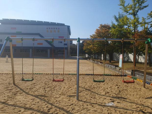 서천어린이집운동장,  "그네교체"로 혁신! 전문 케이스터디움 ?