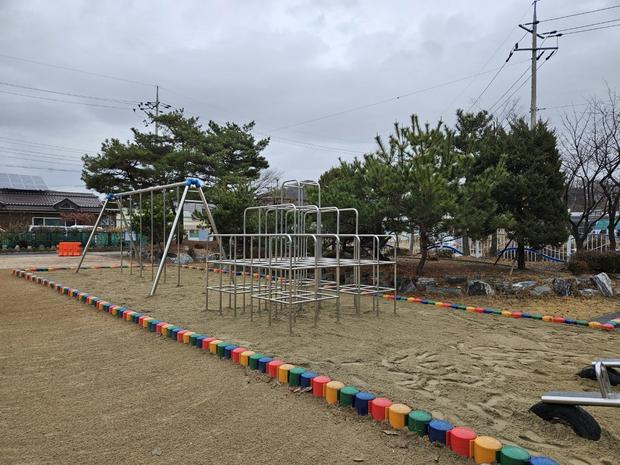 청도초등학교 놀이터 마사토 충진, 안전하고 튼튼하게! 케이스터디움 전문가가 알려준 실... 관련 이미지