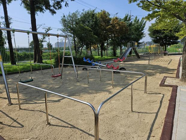 평창초등학교 놀이터 모래보충 | 전문 시공, 튼튼한 운동장 만들기! 관련 이미지