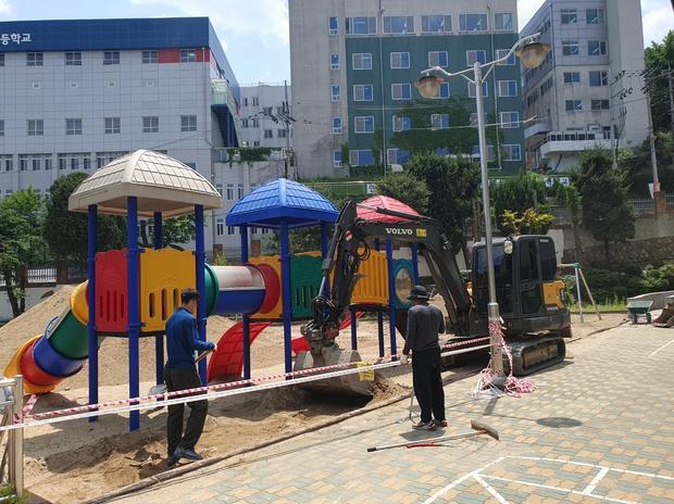 학교 운동장 마사토 충진? 케이스터디움 전문 시공으로 안정적인 놀이터 만들기! 관련 이미지