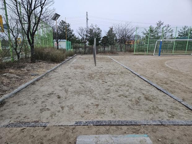 학교 놀이시설 모래보충, 사천병설유치원의 깨끗하고 안전한 놀이터를 위한 전문 케이스터디움!