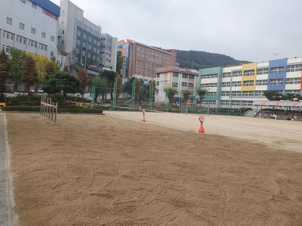 평창병설유치원 놀이시설 마사토 충진, 믿을 수 있는 전문가로 해결하세요!