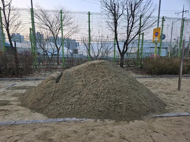 춘천병설유치원 놀이터 모래 보충: 전문 시공으로 최고 수준의 안전과 쾌적함