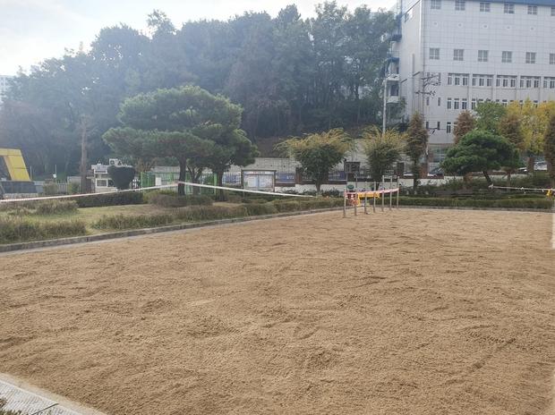 양양초등학교 놀이터 모래보충, 꼼꼼한 관리로 건강하고 안전하게! 케이스터디움으로! 관련 이미지