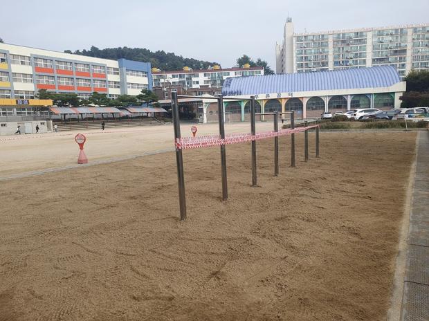 성주어린이집 놀이터 마사토 충진, 안전하고 튼튼한 장난감 공간 만들고!