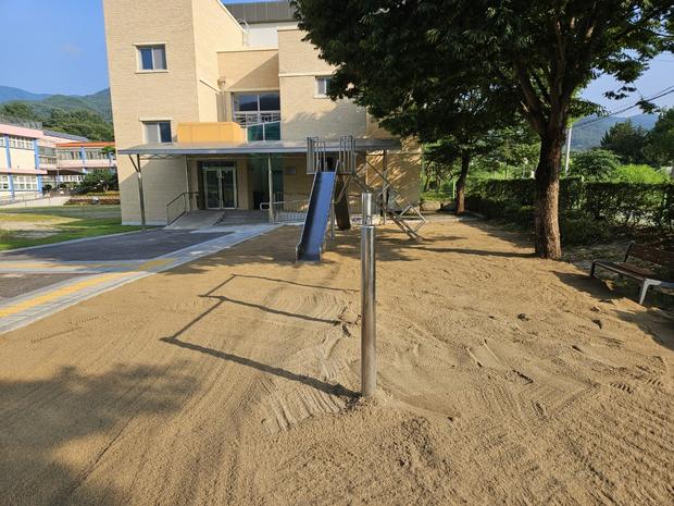 통영병설유치원 놀이터 모래 보충, 전문 케이스터디움으로 안전하고 쾌적한 공간 만들기! 관련 이미지